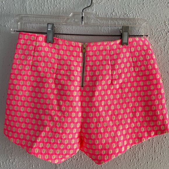 Lilly Pulitzer Shorts - Picture 4 of 5